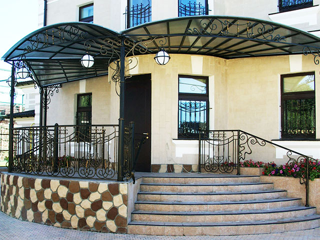 Кованые навесы и козырьки