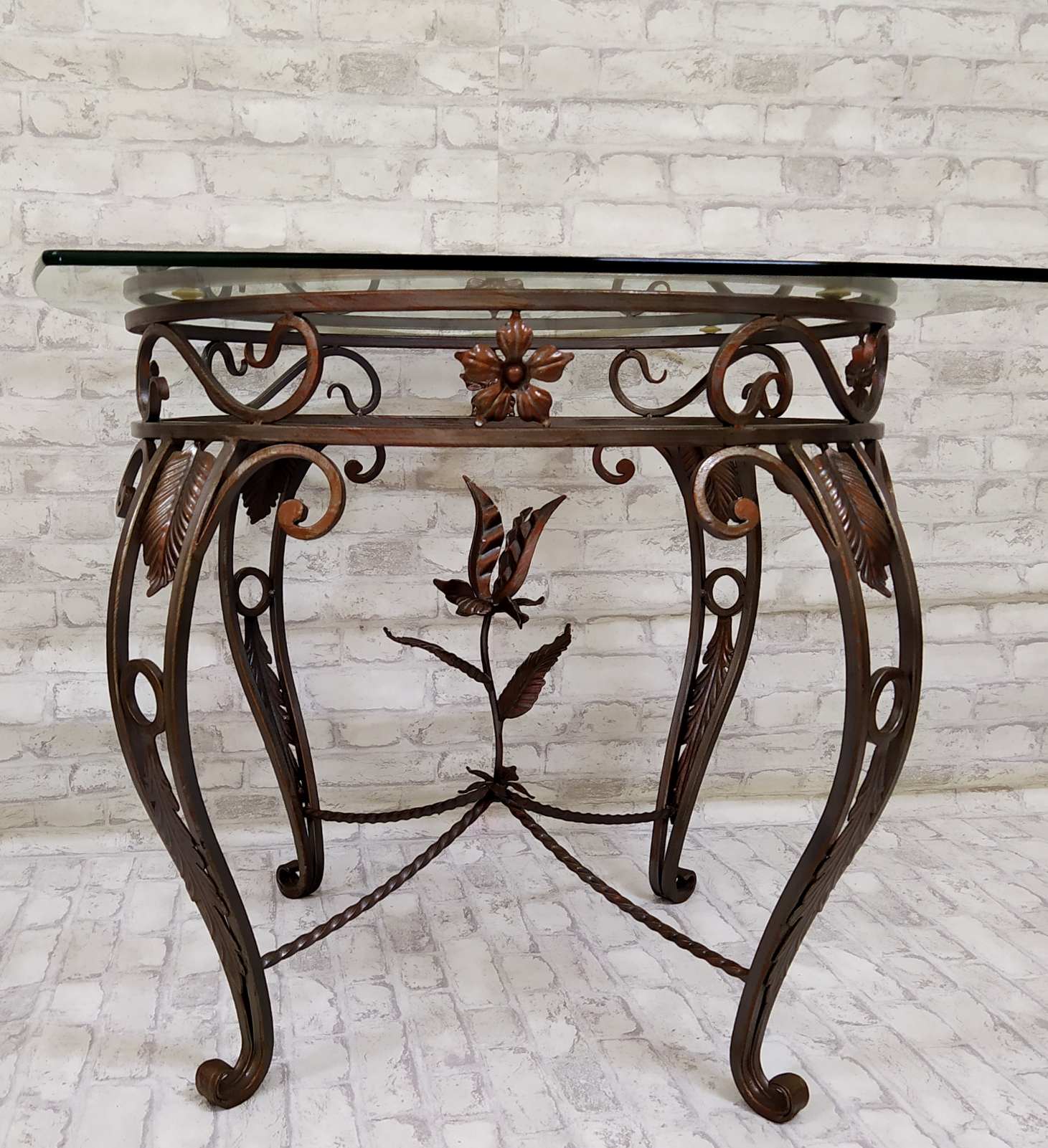 кованый стол